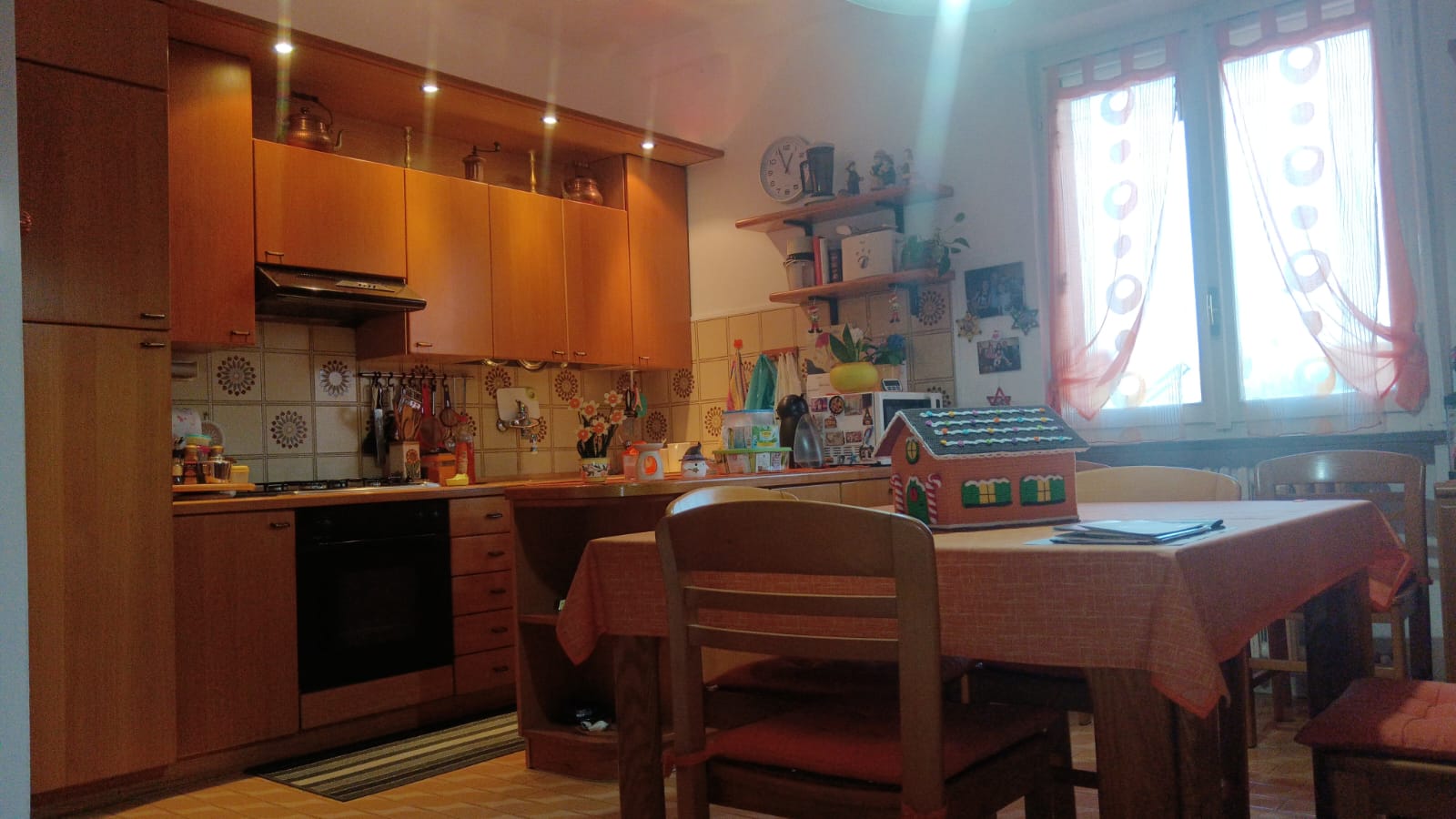 Prima: cucina prima della valorizzazione immobiliare